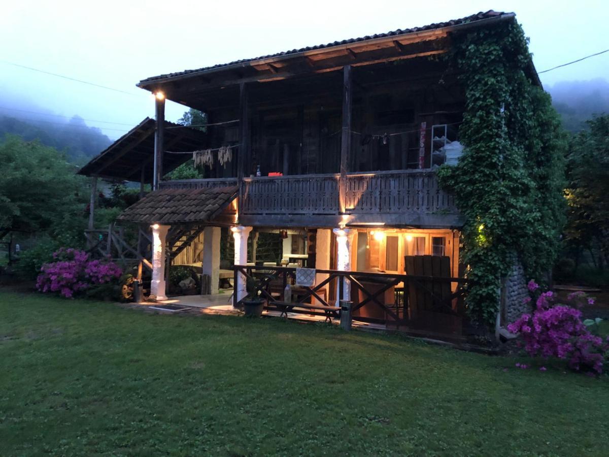 Gomis Mta Riverside Ozurget'i Exterior foto